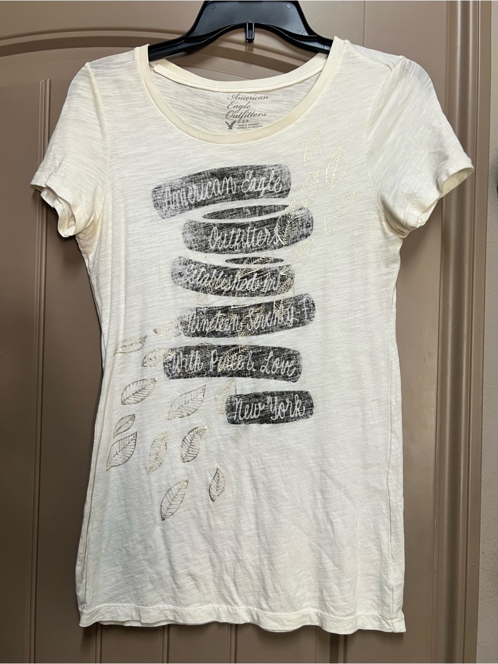 American Eagle Graphic T-Shirt Cream New York Gold Leaf S/P